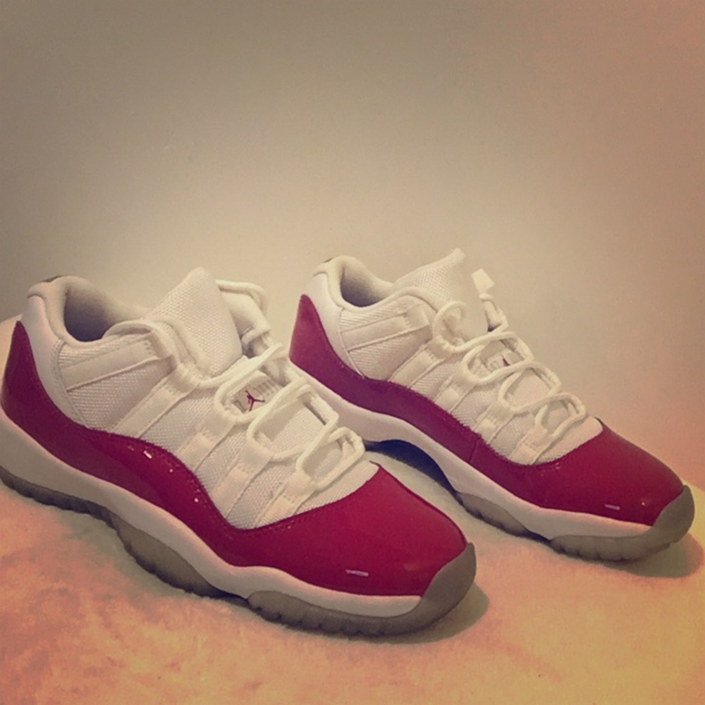 Air Jordan 11 Retro Low "Cherry"